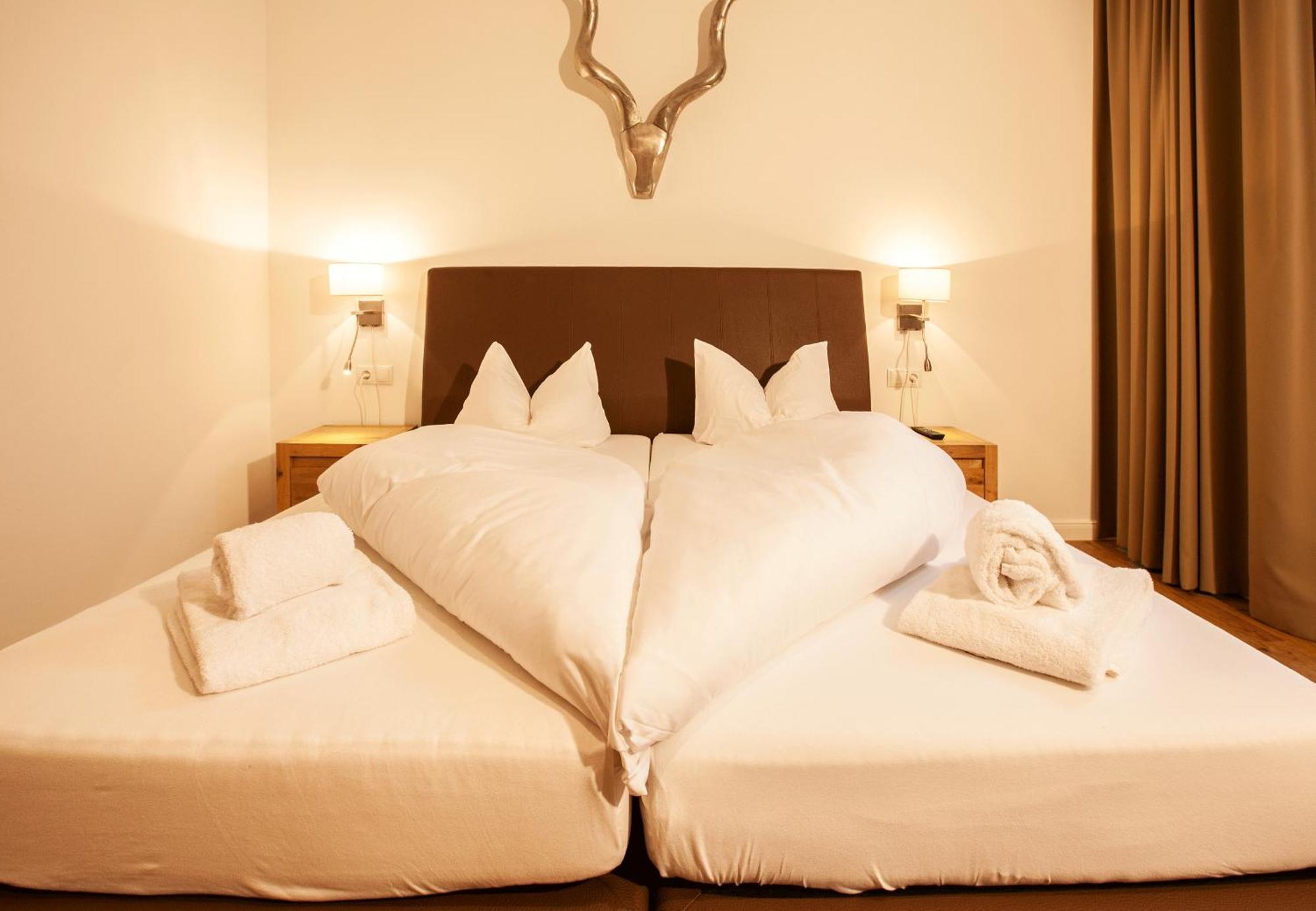 שרונס Apartments Drei Tuerme By Pferd Auf Wolke מראה חיצוני תמונה